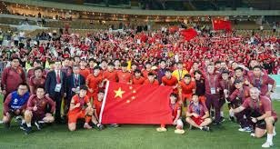 斯玛特不看人背后妙传 拉拉维亚空位三分一蹴而就